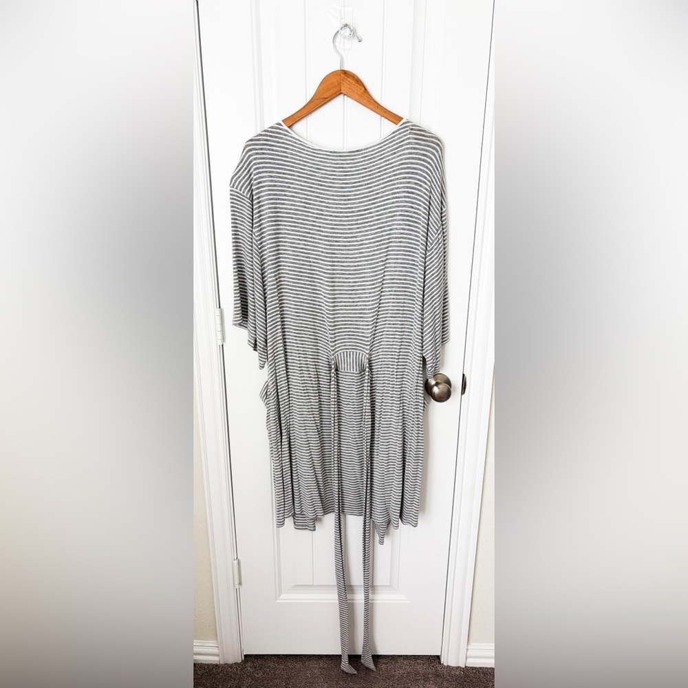 Great Northwest Indigo Sleepwear Grey White Striped Robe Short Sleeve Medium - Picture 3 of 3